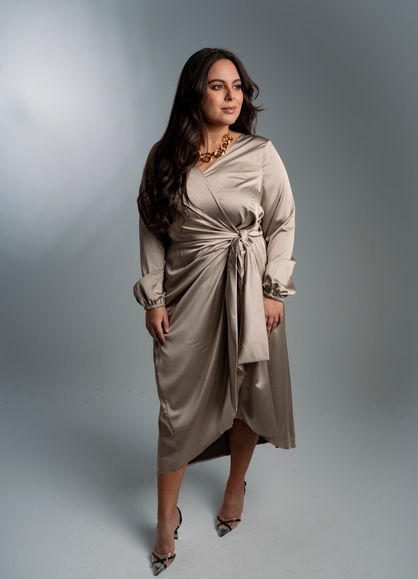 OPULENT FLOW WRAP DRESS (Champagne)