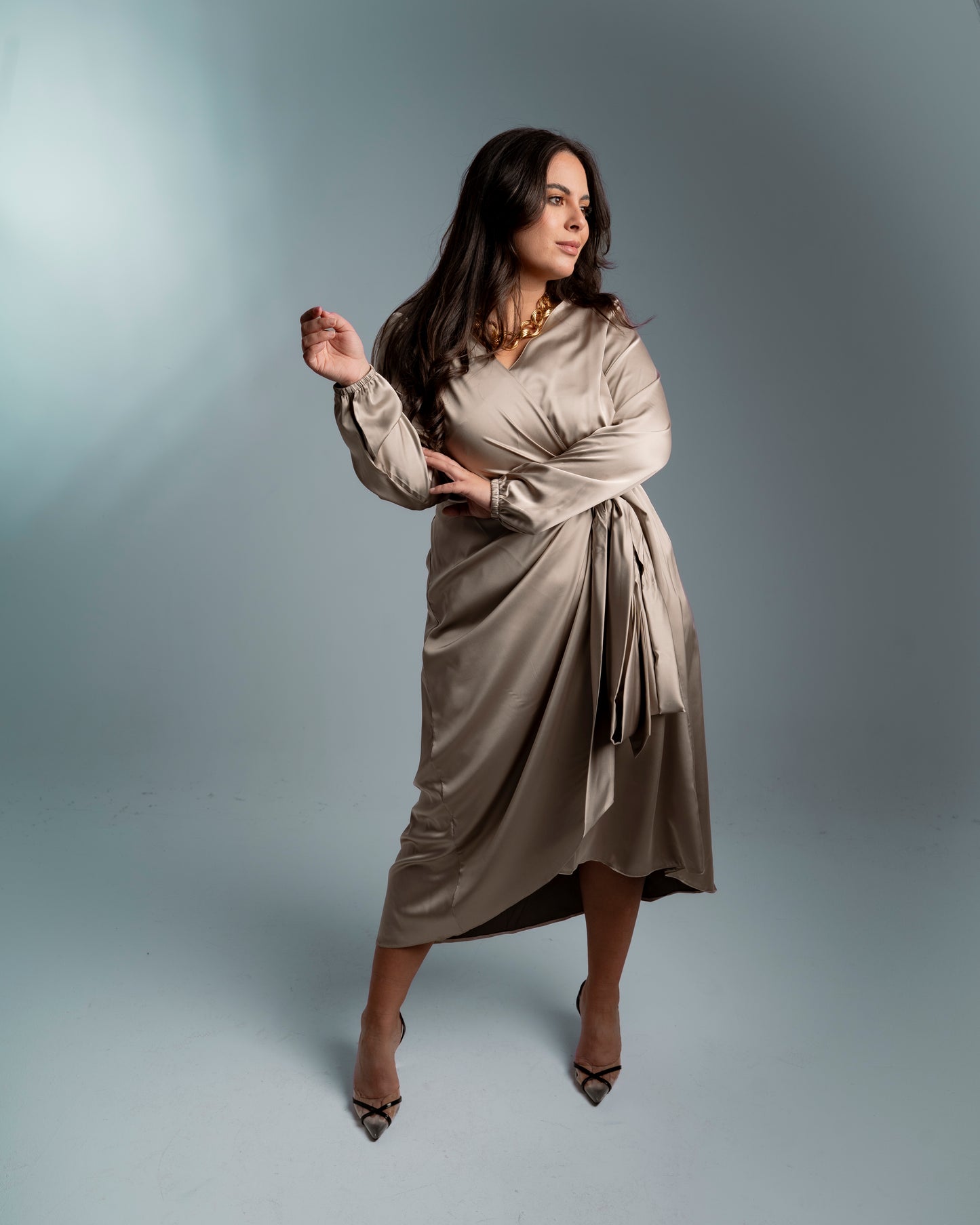 OPULENT FLOW WRAP DRESS (Champagne)